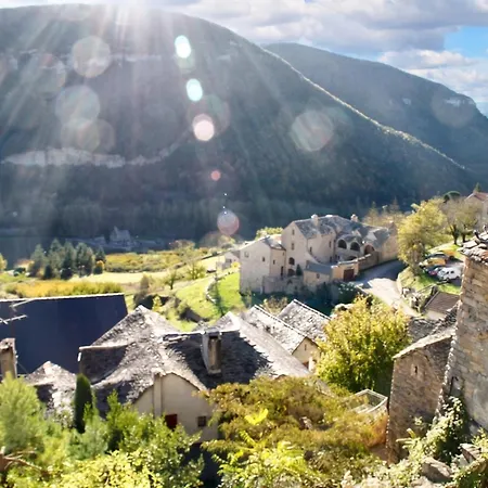 Maison Charmante Avec Vue Sur La Montagne, Mostuéjouls